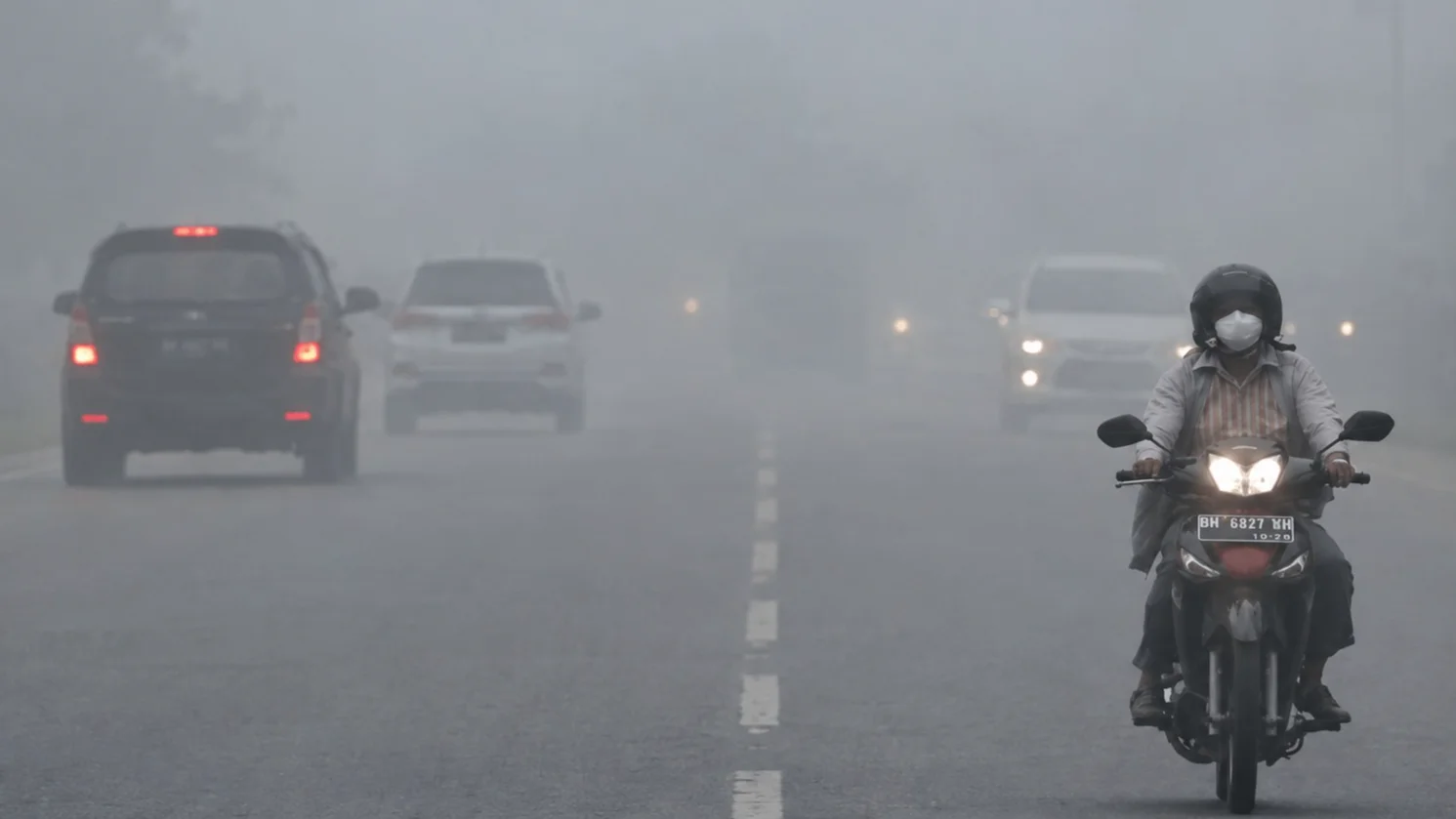 Saat Kabut Menutupi Jalan, 7 Langkah Ini Bantu Pengendara Tetap #Cari_Aman